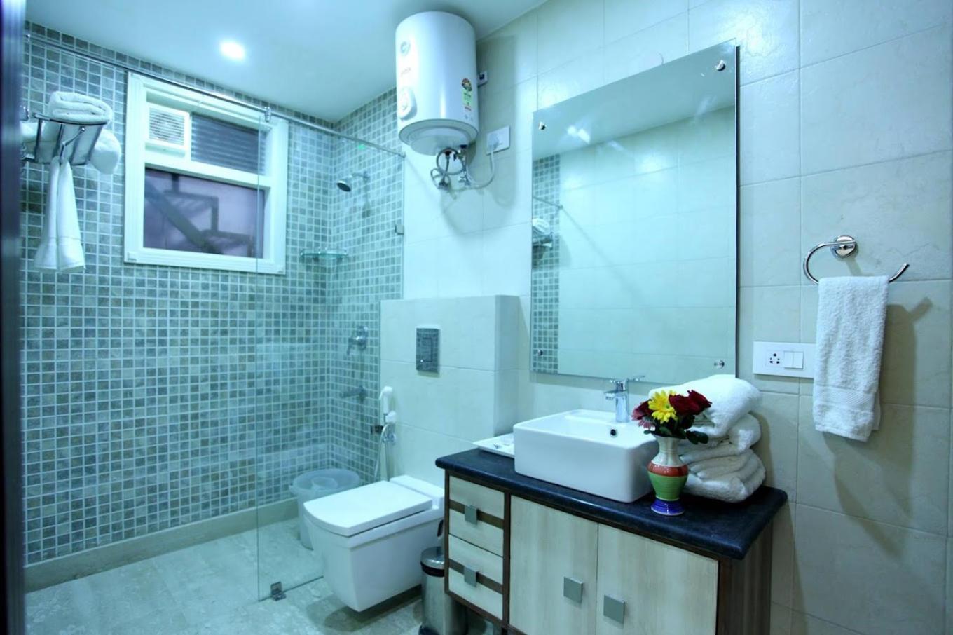 Hotel Hc Grand Nuova Delhi Esterno foto