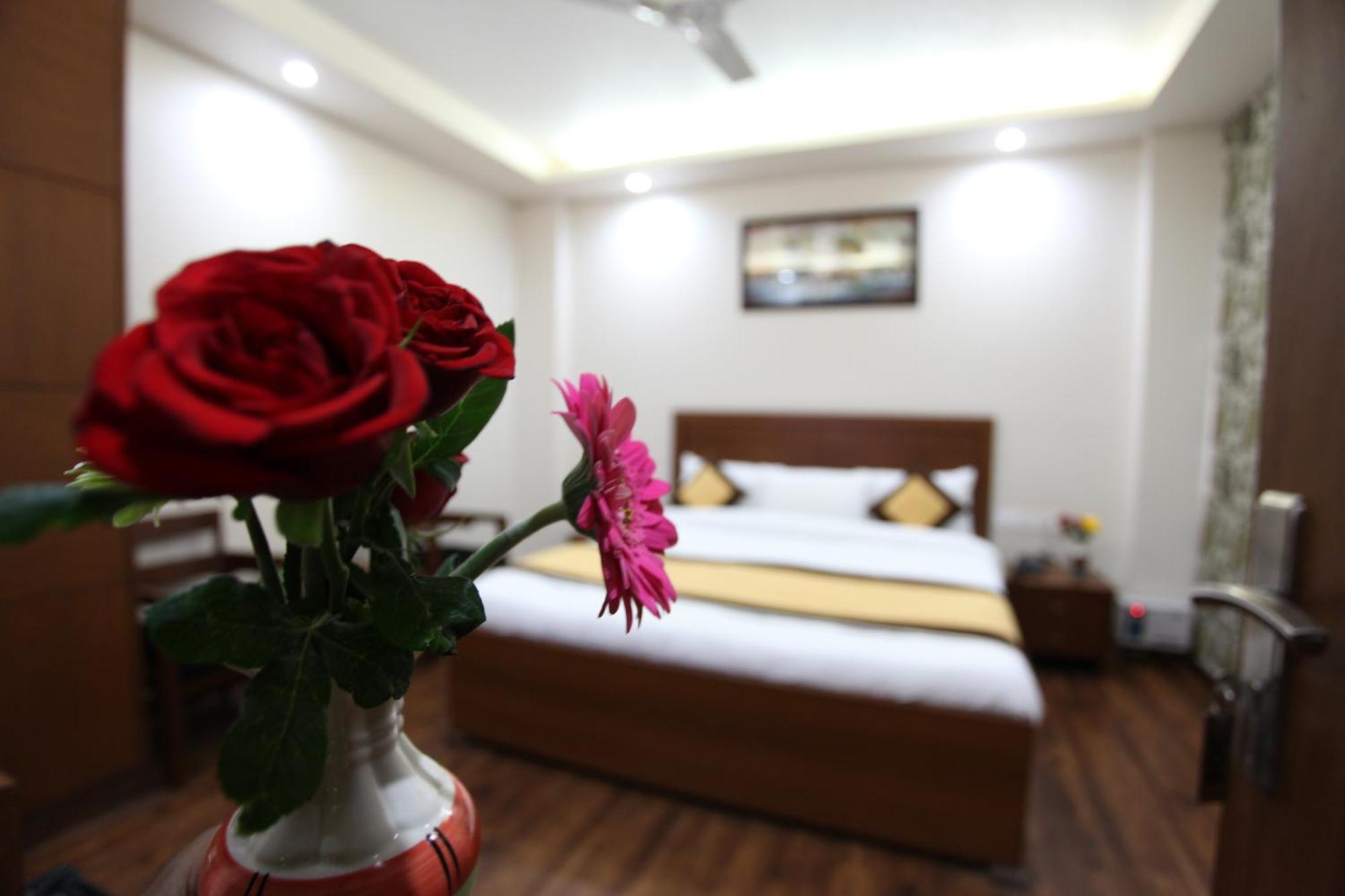 Hotel Hc Grand Nuova Delhi Esterno foto